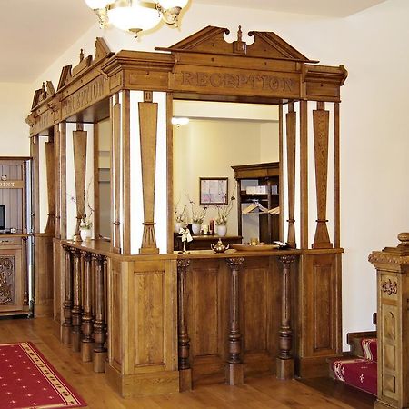 Hotel Castel Royal Mosnita Noua Εξωτερικό φωτογραφία