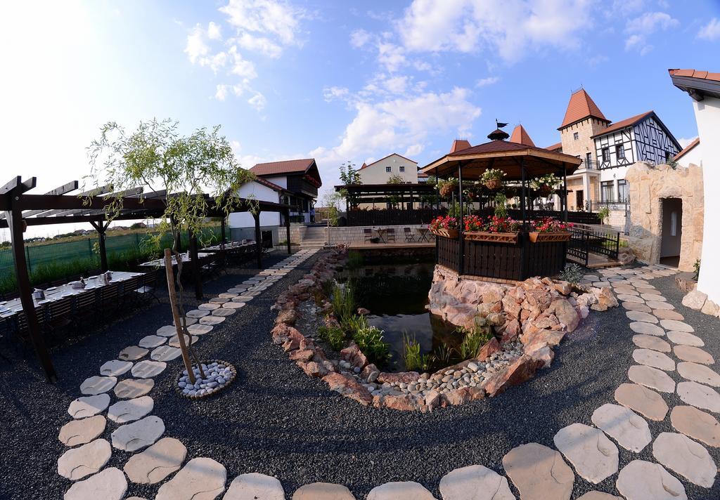 Hotel Castel Royal Mosnita Noua Εξωτερικό φωτογραφία