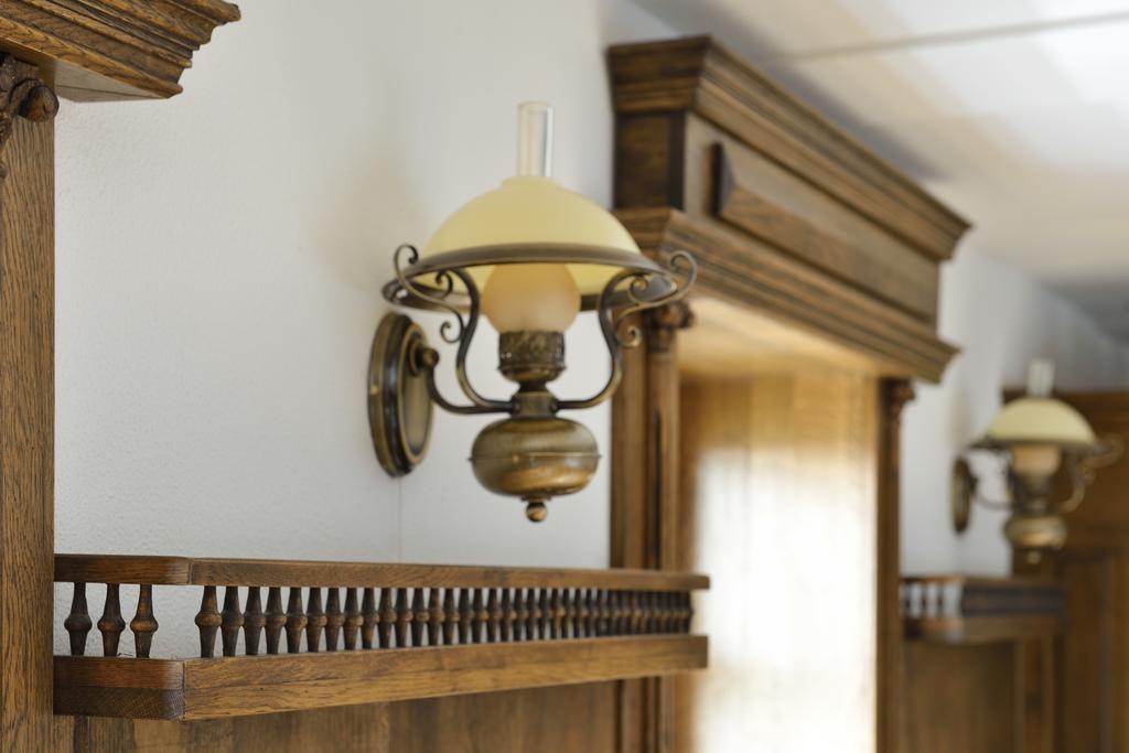 Hotel Castel Royal Mosnita Noua Εξωτερικό φωτογραφία