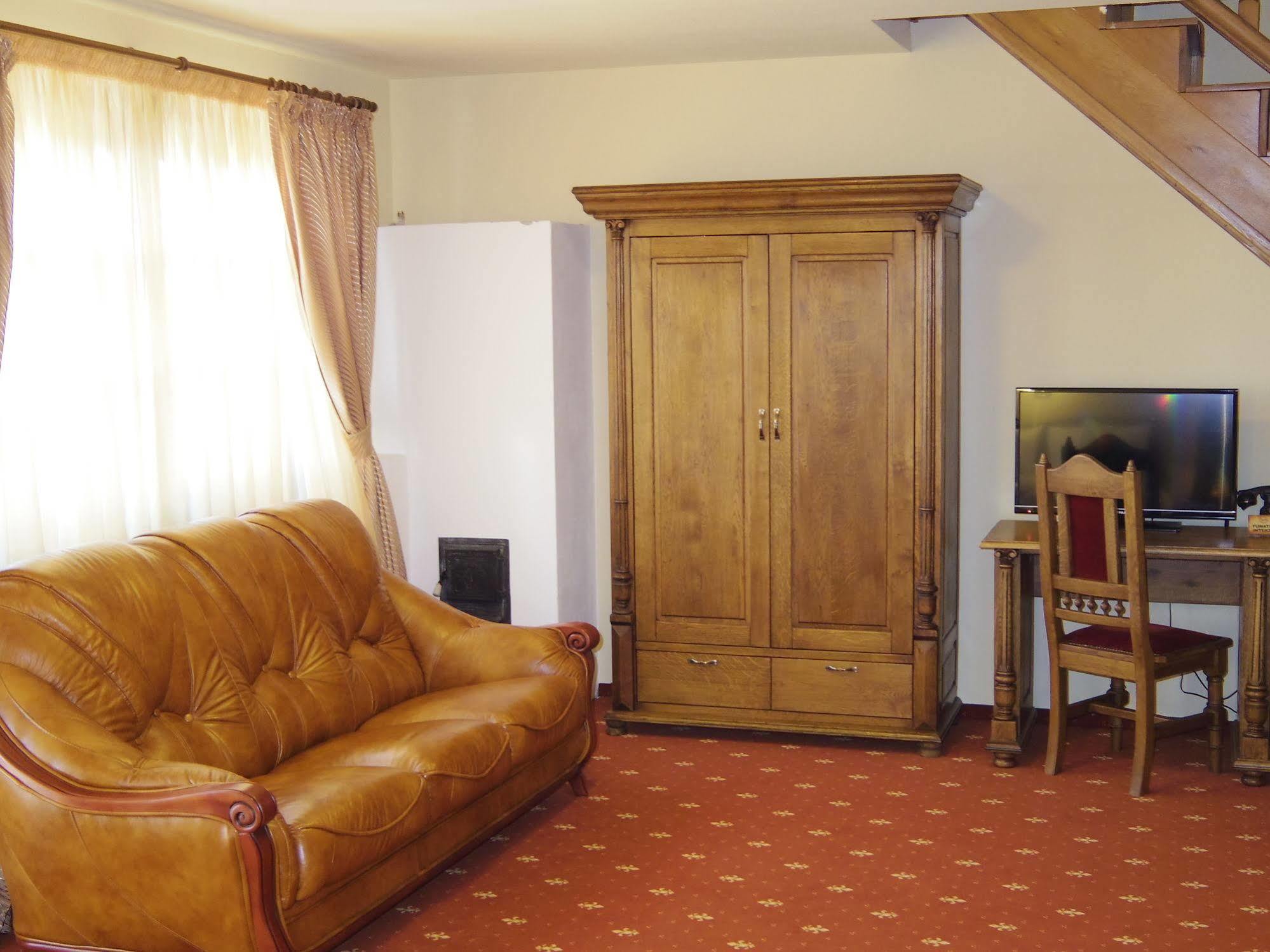 Hotel Castel Royal Mosnita Noua Εξωτερικό φωτογραφία