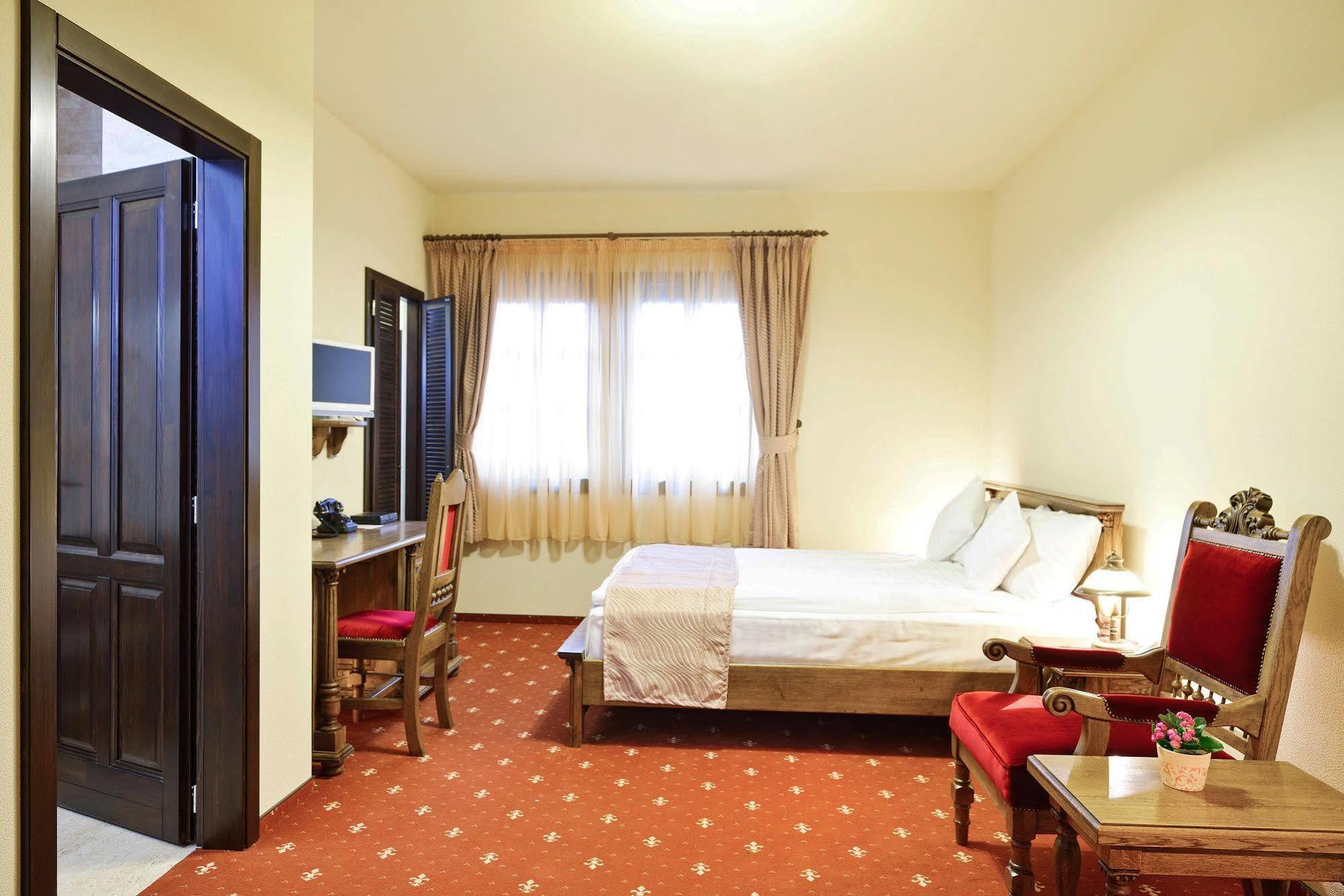 Hotel Castel Royal Mosnita Noua Εξωτερικό φωτογραφία