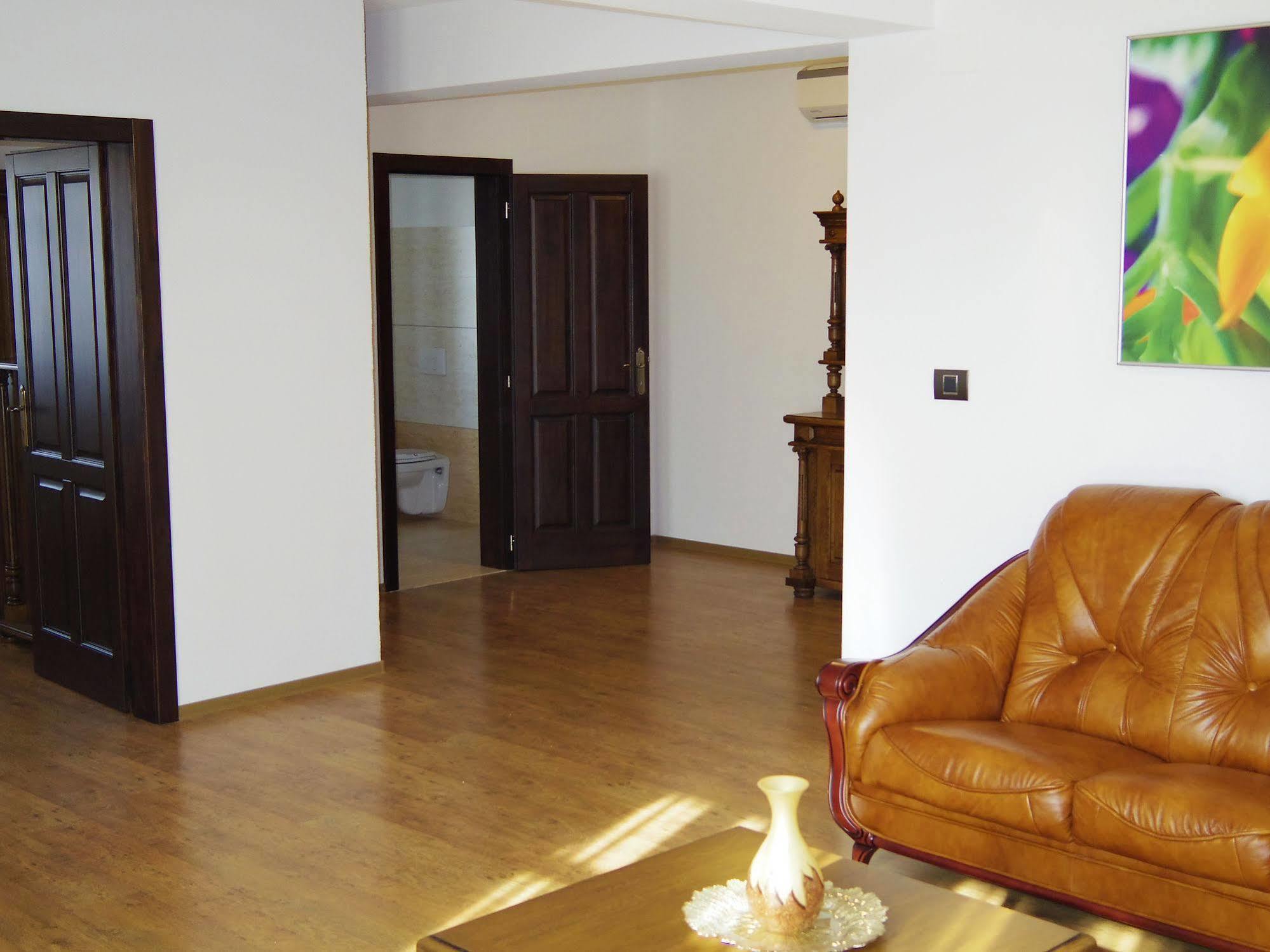 Hotel Castel Royal Mosnita Noua Εξωτερικό φωτογραφία